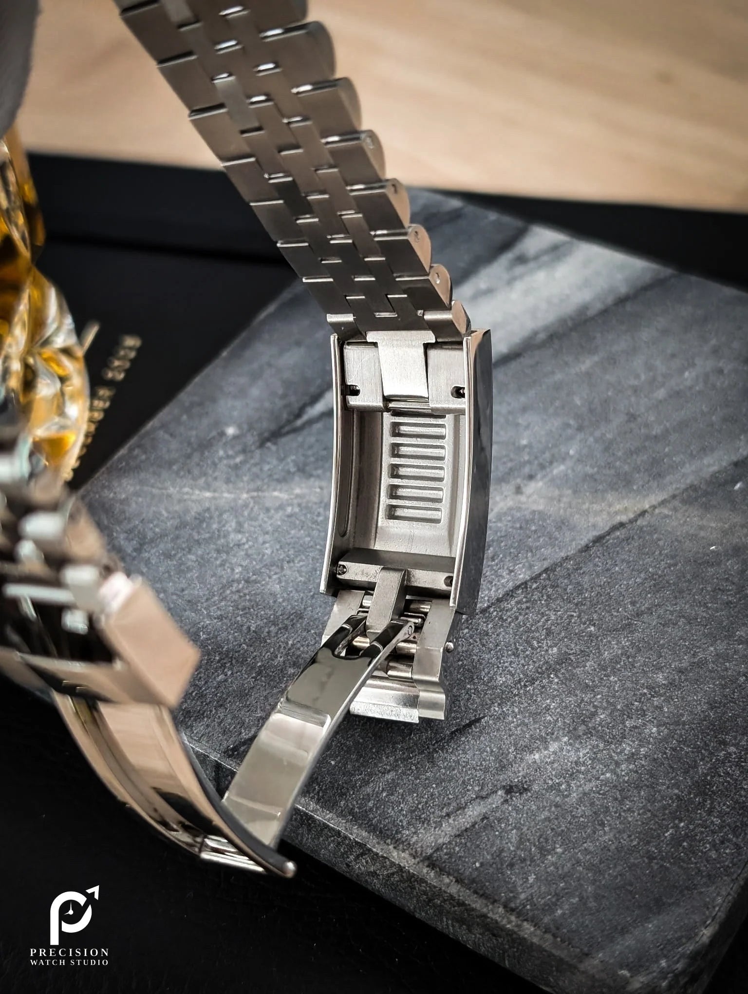 The Meridian Auto - Inspired by time itself